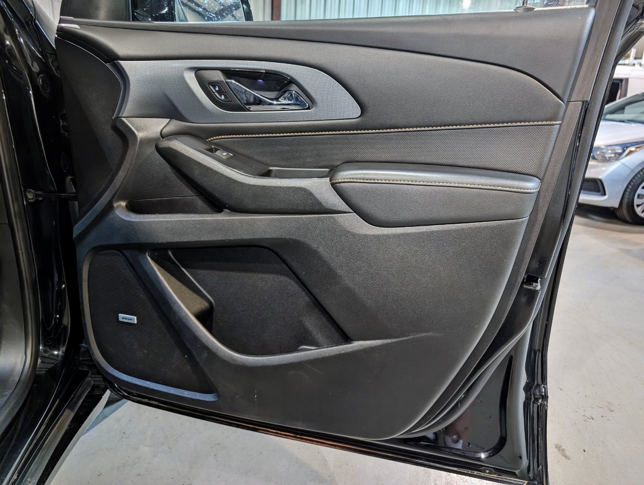 Used 2019 Chevrolet Traverse Premier w/ Redline Edition image 32