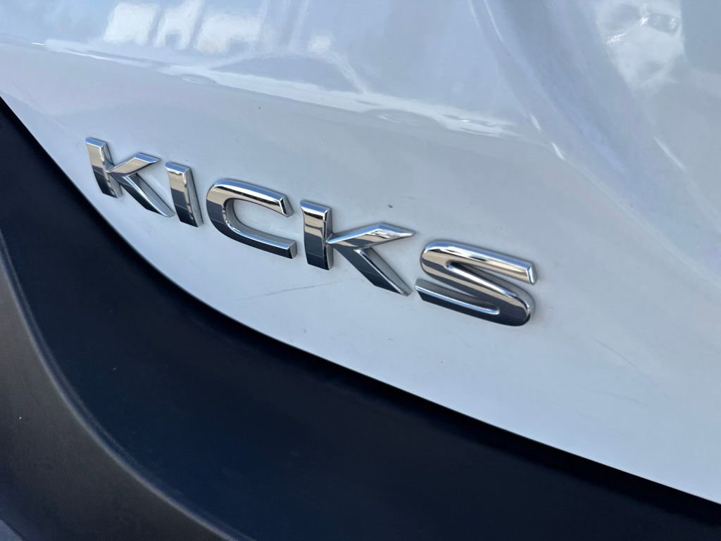 Used 2019 Nissan Kicks S FWD image 5