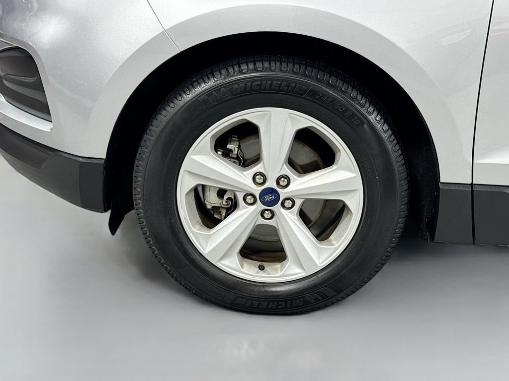 Used 2020 Ford Edge SE FWD image 9