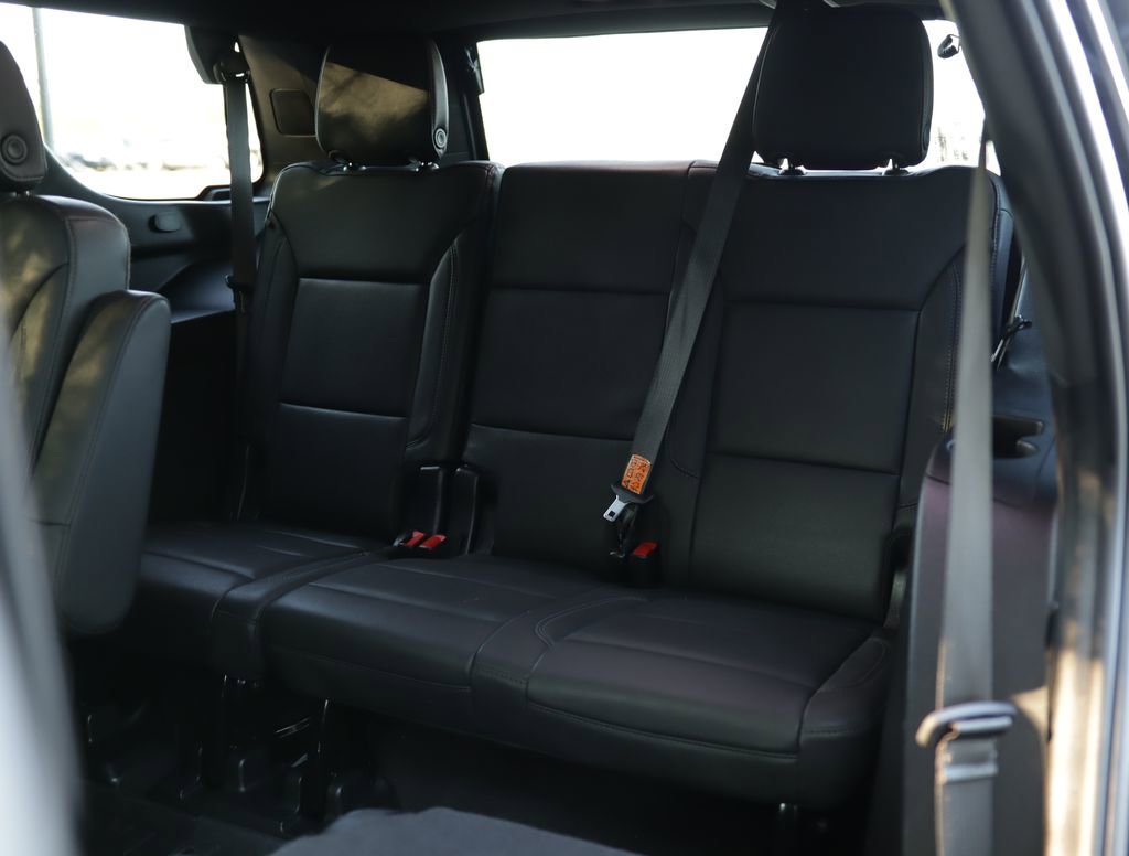 Used 2023 Chevrolet Tahoe Z71 w/ Luxury Package AWD/4WD image 32