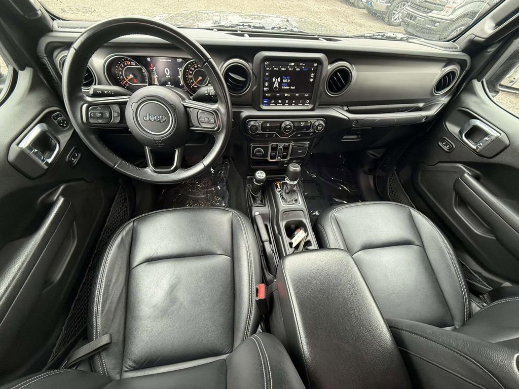 Used 2022 Jeep Gladiator Willys image 15