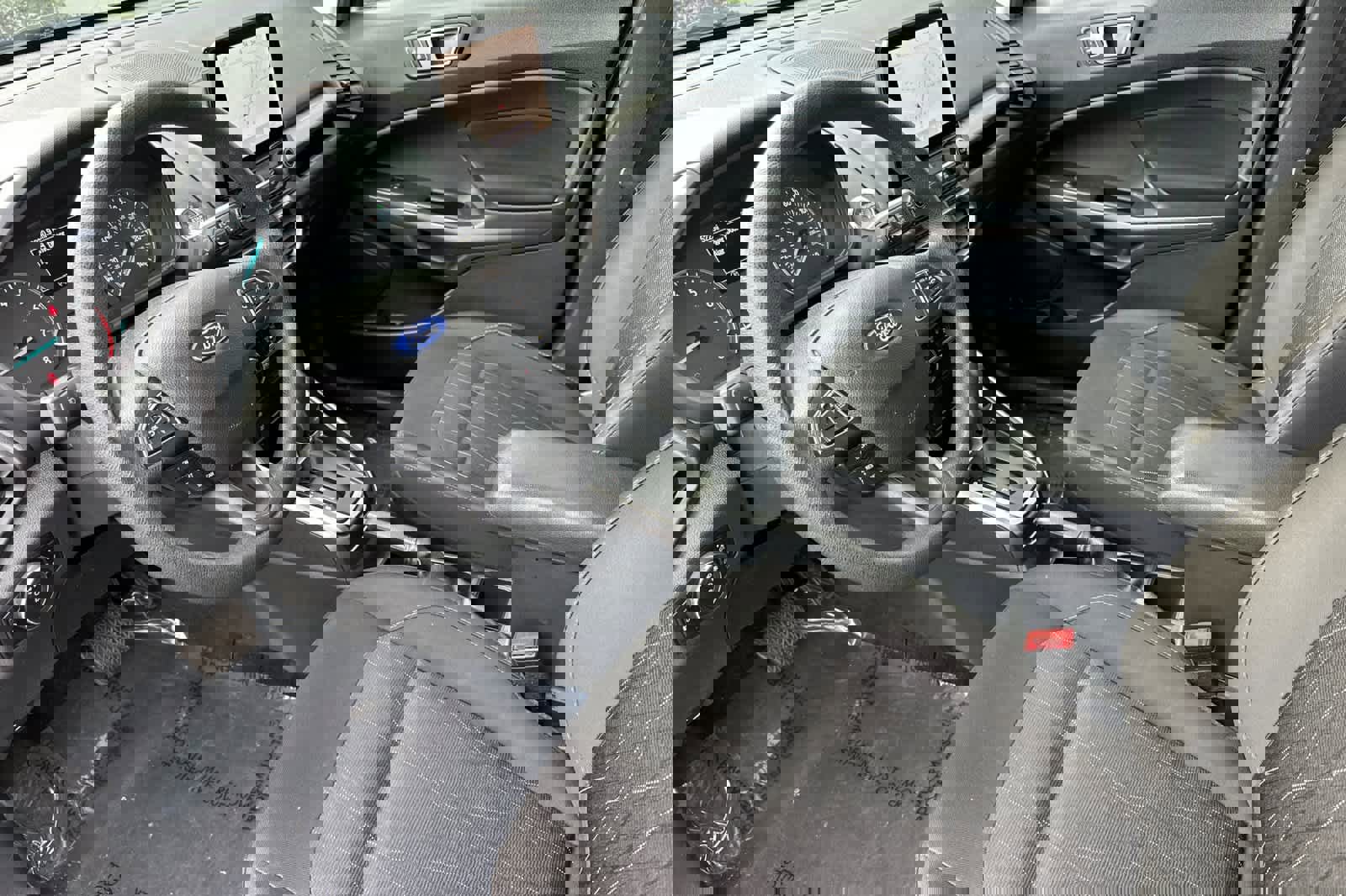 Used 2021 Ford EcoSport SE w/ SE Convenience Package image 11