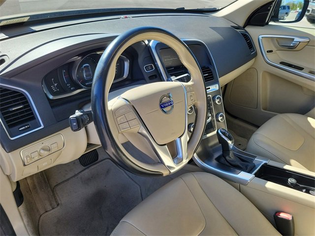 Used 2015 Volvo XC60 T6 w/ Proximity Package image 17