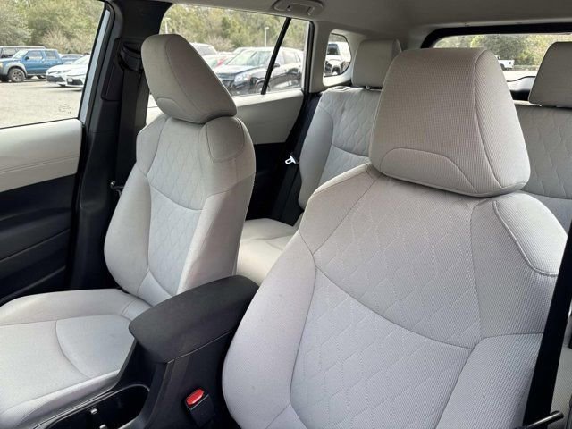 Certified 2024 Toyota Corolla Cross L image 10