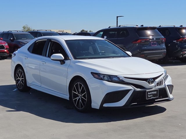 Used 2021 Toyota Camry SE w/ Carpet Mat Package (TMS) FWD image 3