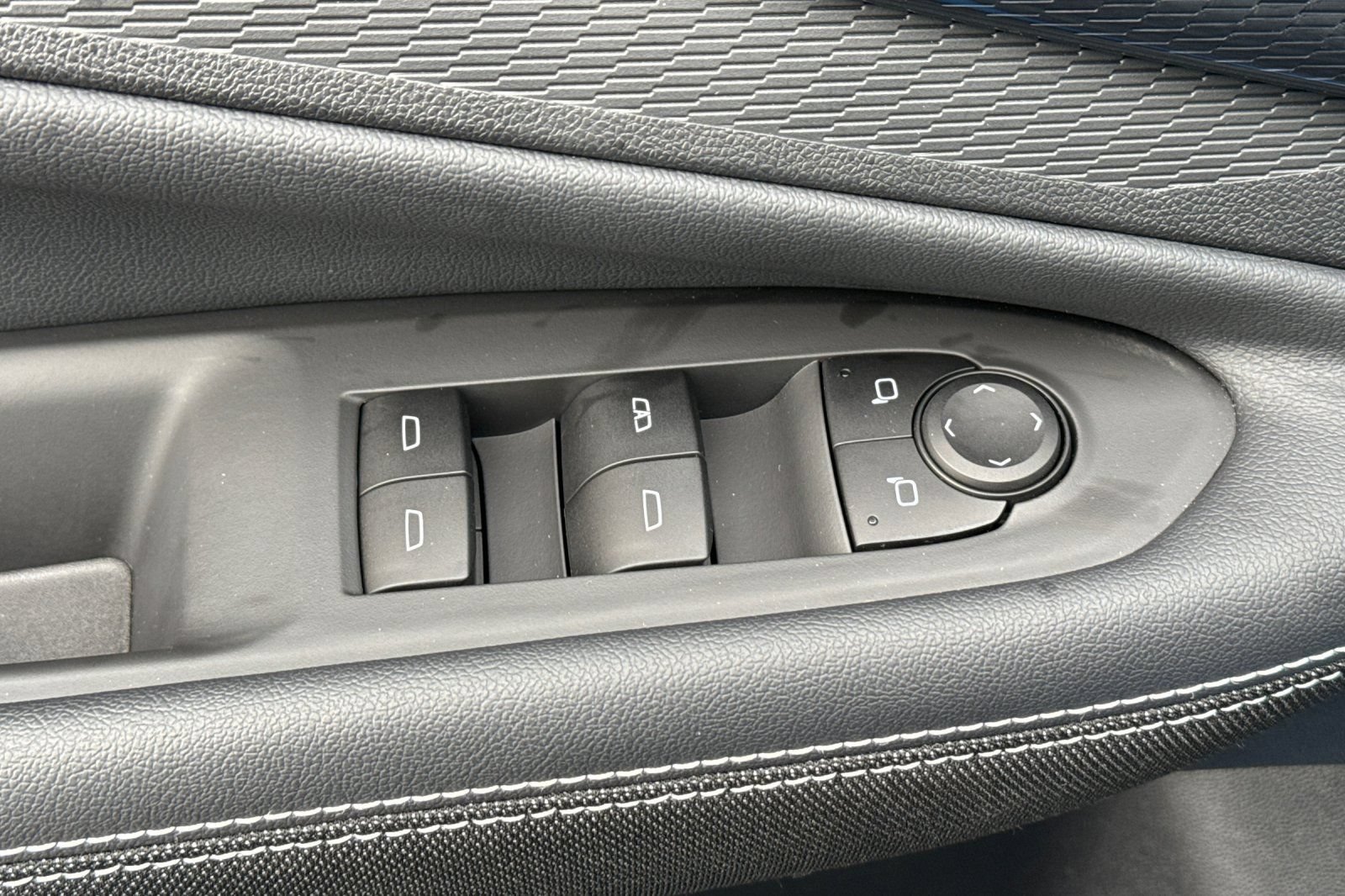 Used 2026 Chevrolet Blazer EV LT FWD image 13