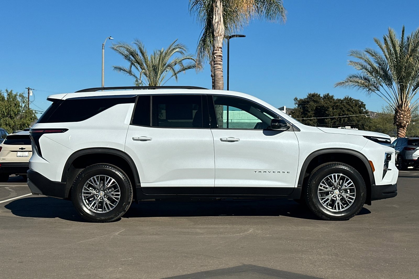 New 2026 Chevrolet Traverse LT image 3