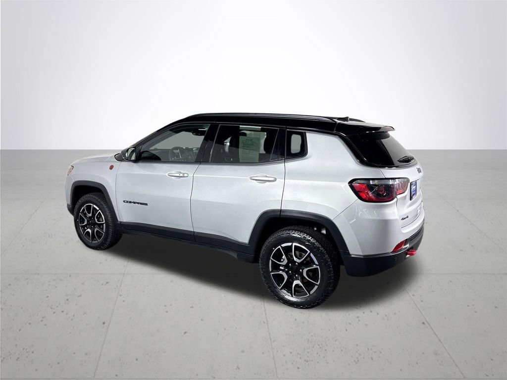 Used 2024 Jeep Compass Trailhawk AWD/4WD image 8