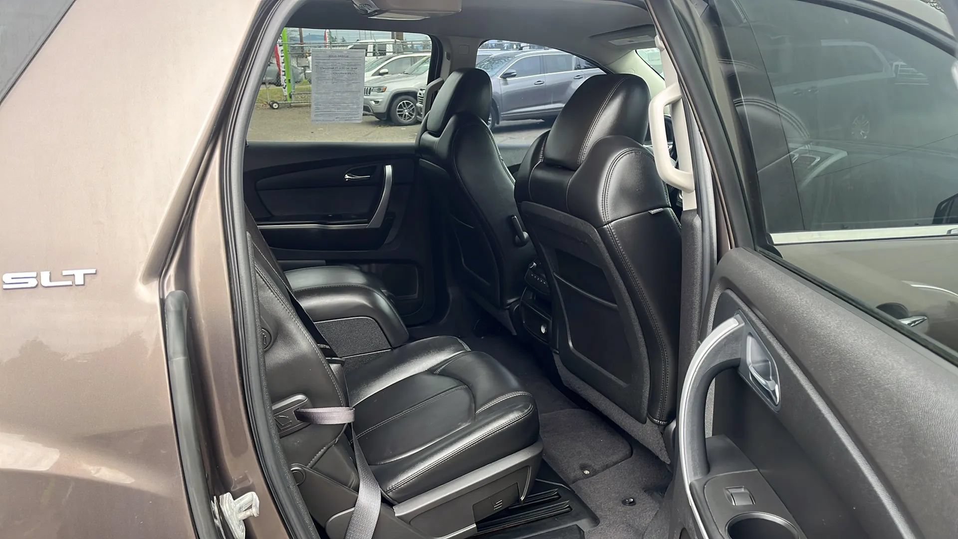 Used 2011 GMC Acadia SLT AWD/4WD image 16