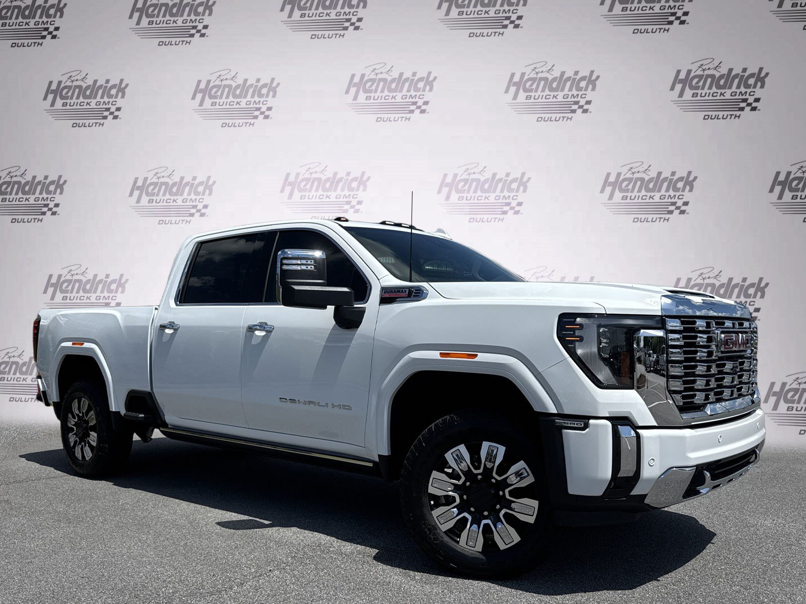 New 2026 GMC Sierra 2500 Denali w/ Denali Reserve Package AWD/4WD image 2
