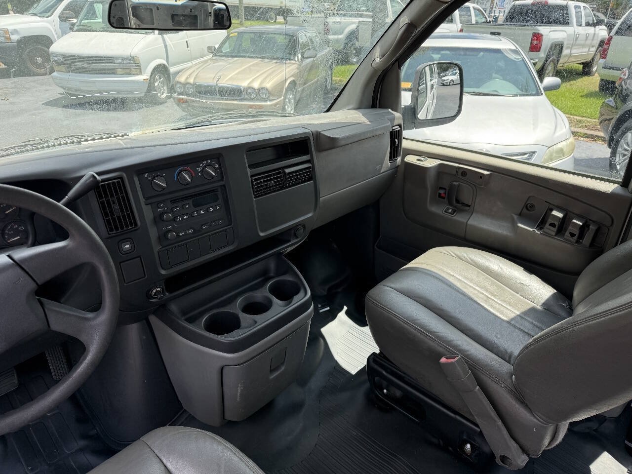 Used 2005 GMC Savana 1500 RWD image 7
