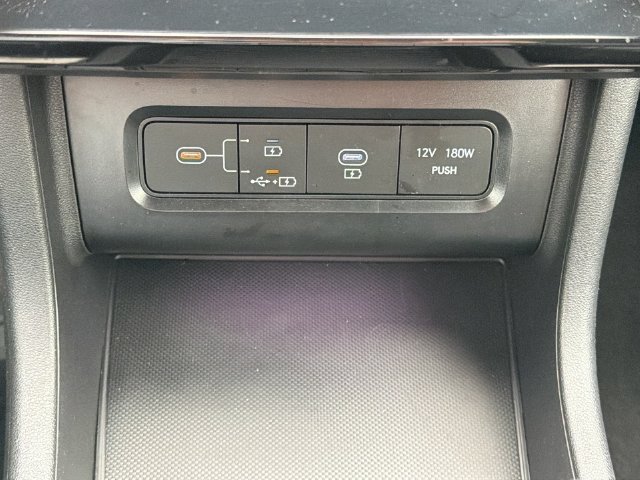 Certified 2025 Hyundai Tucson Limited AWD/4WD image 23
