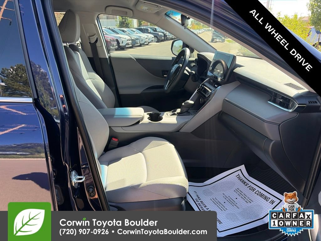 Used 2024 Toyota Venza LE AWD/4WD image 12