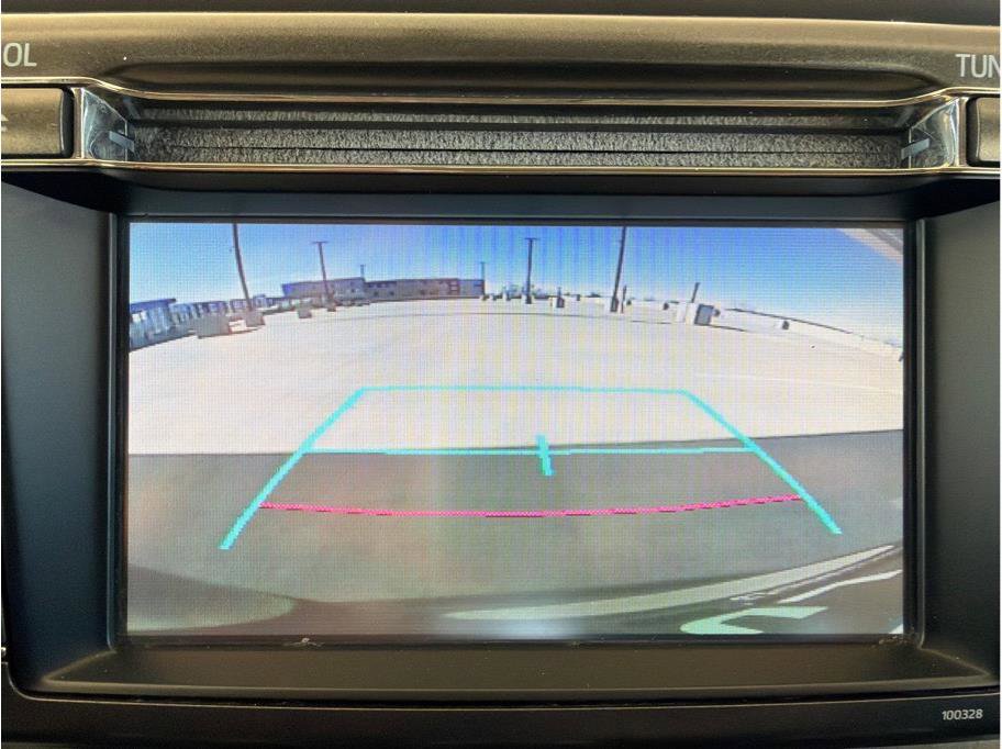 Used 2015 Toyota RAV4 LE image 20