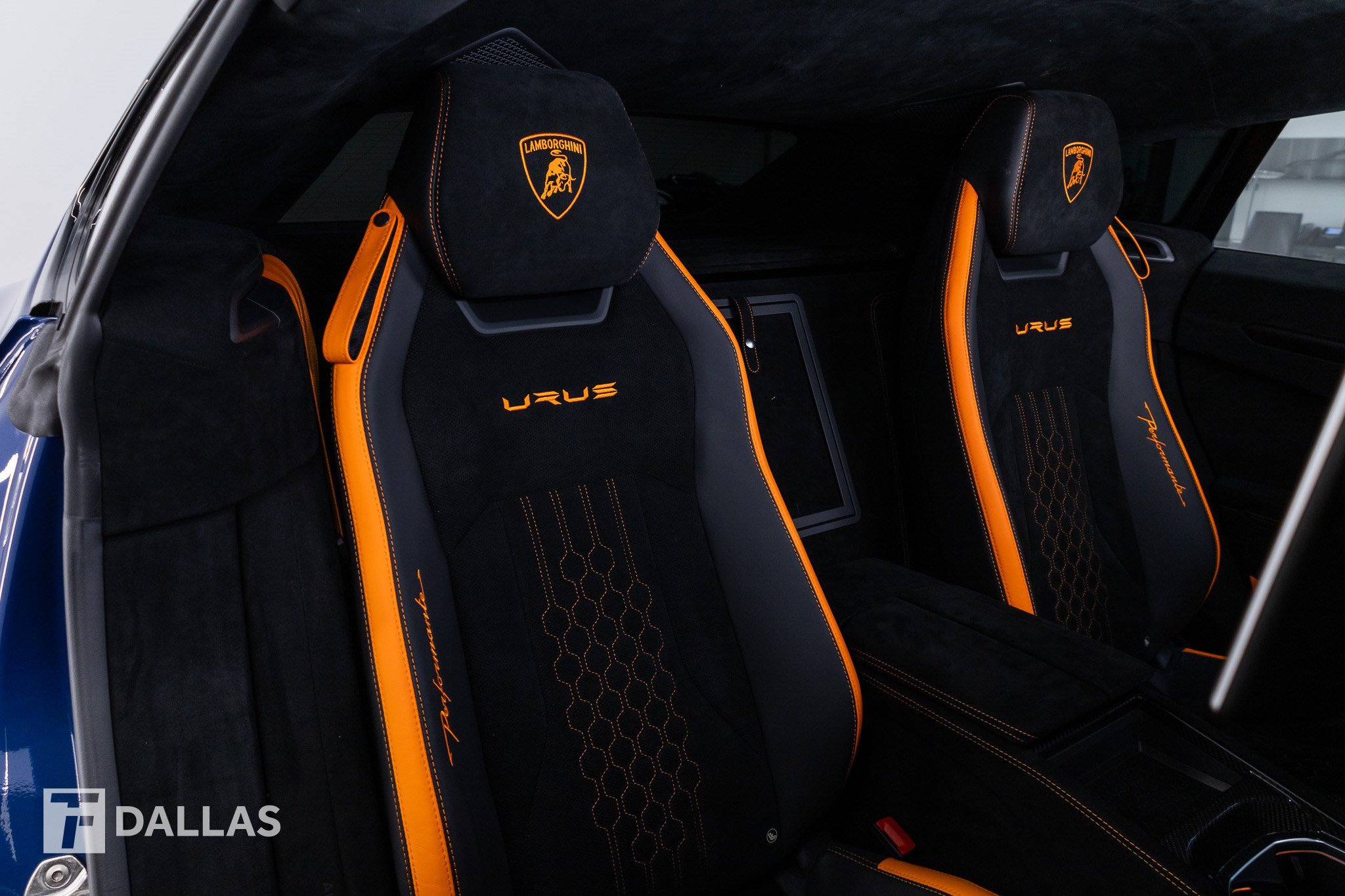Used 2023 Lamborghini Urus Performante AWD/4WD image 45