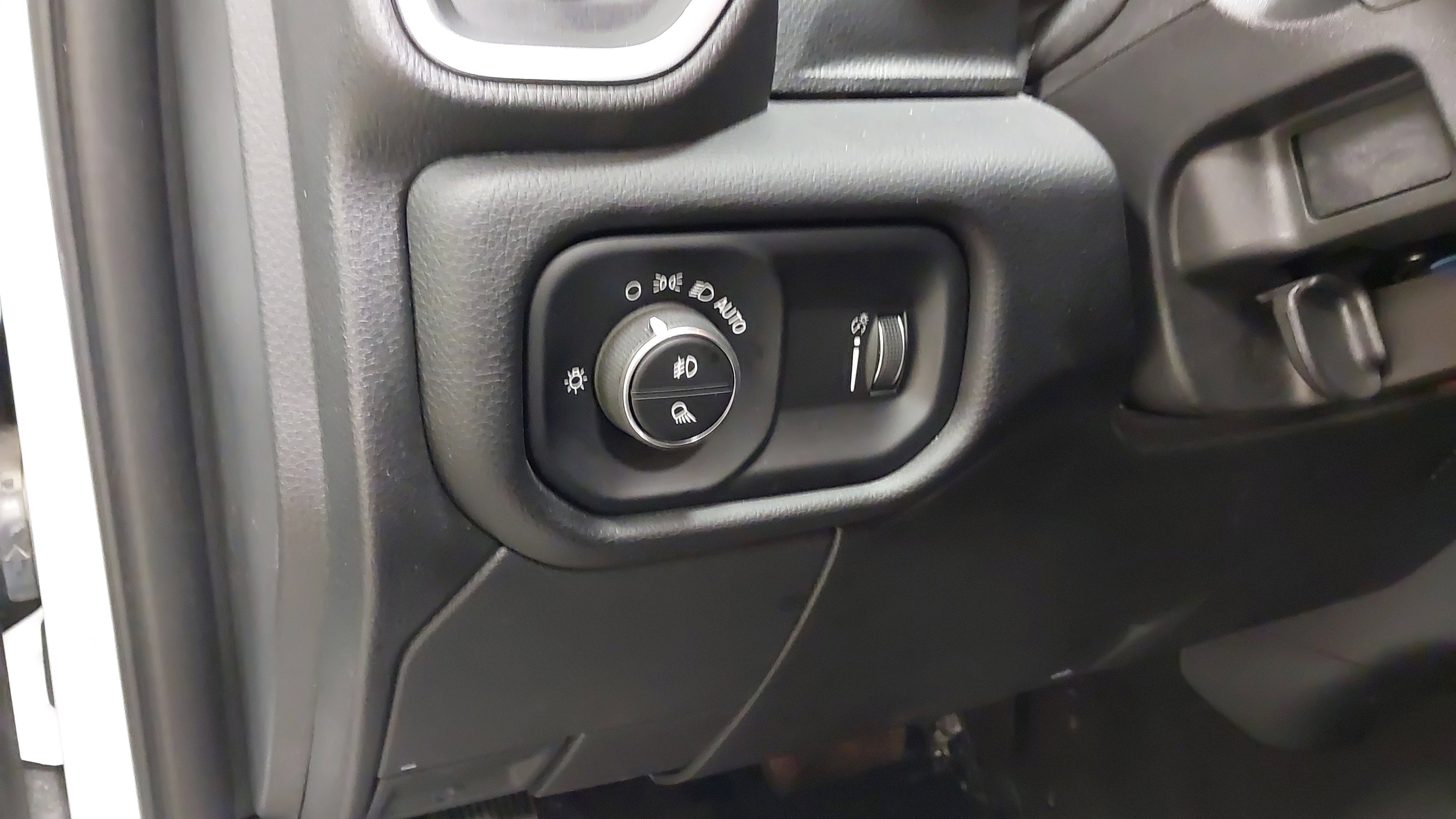 Used 2024 RAM 2500 Big Horn w/ Night Edition AWD/4WD image 31