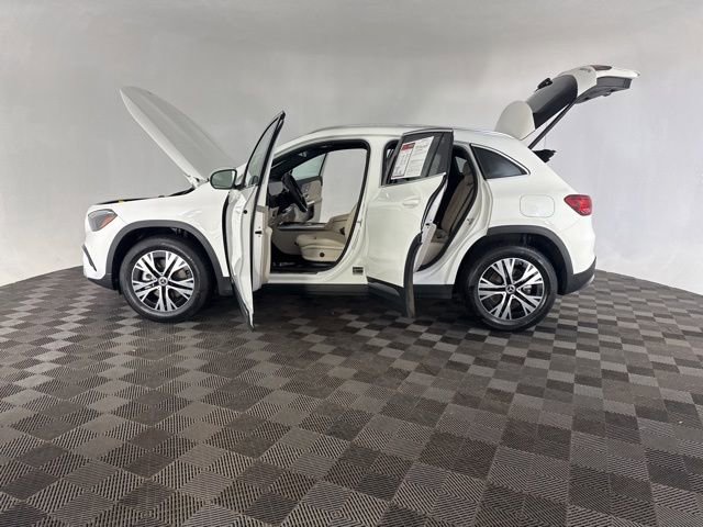 Used 2025 Mercedes-Benz GLA 250 4MATIC image 10