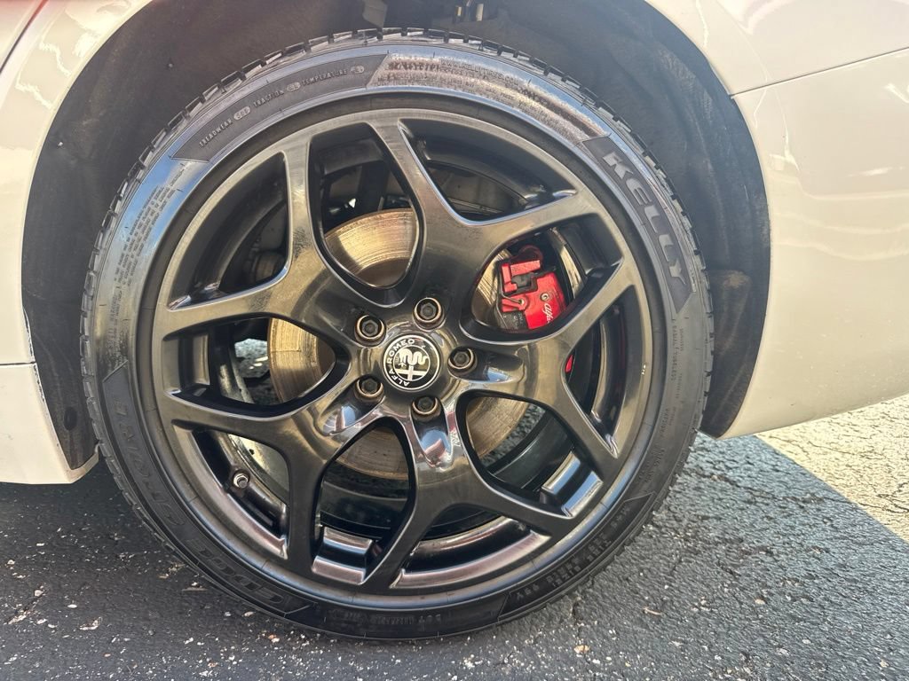 Used 2022 Alfa Romeo Giulia Ti AWD/4WD image 25