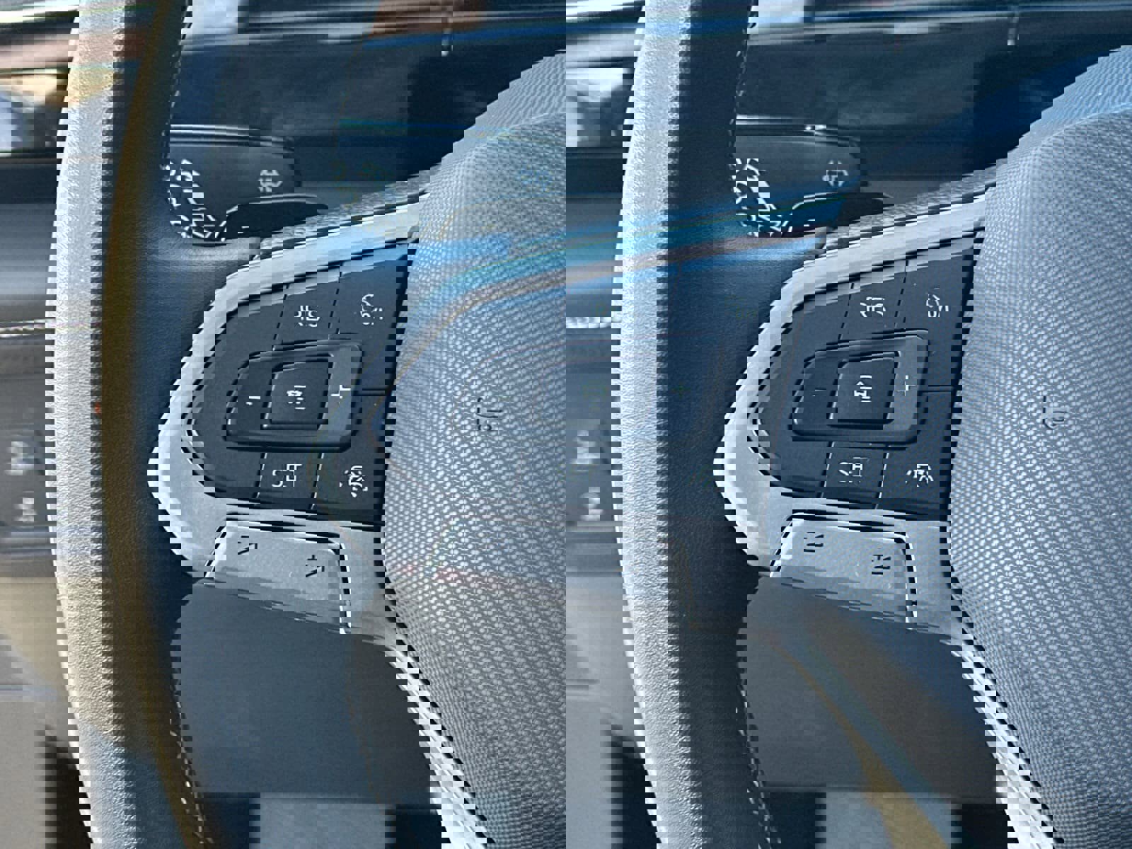 Used 2024 Volkswagen Atlas SE image 25