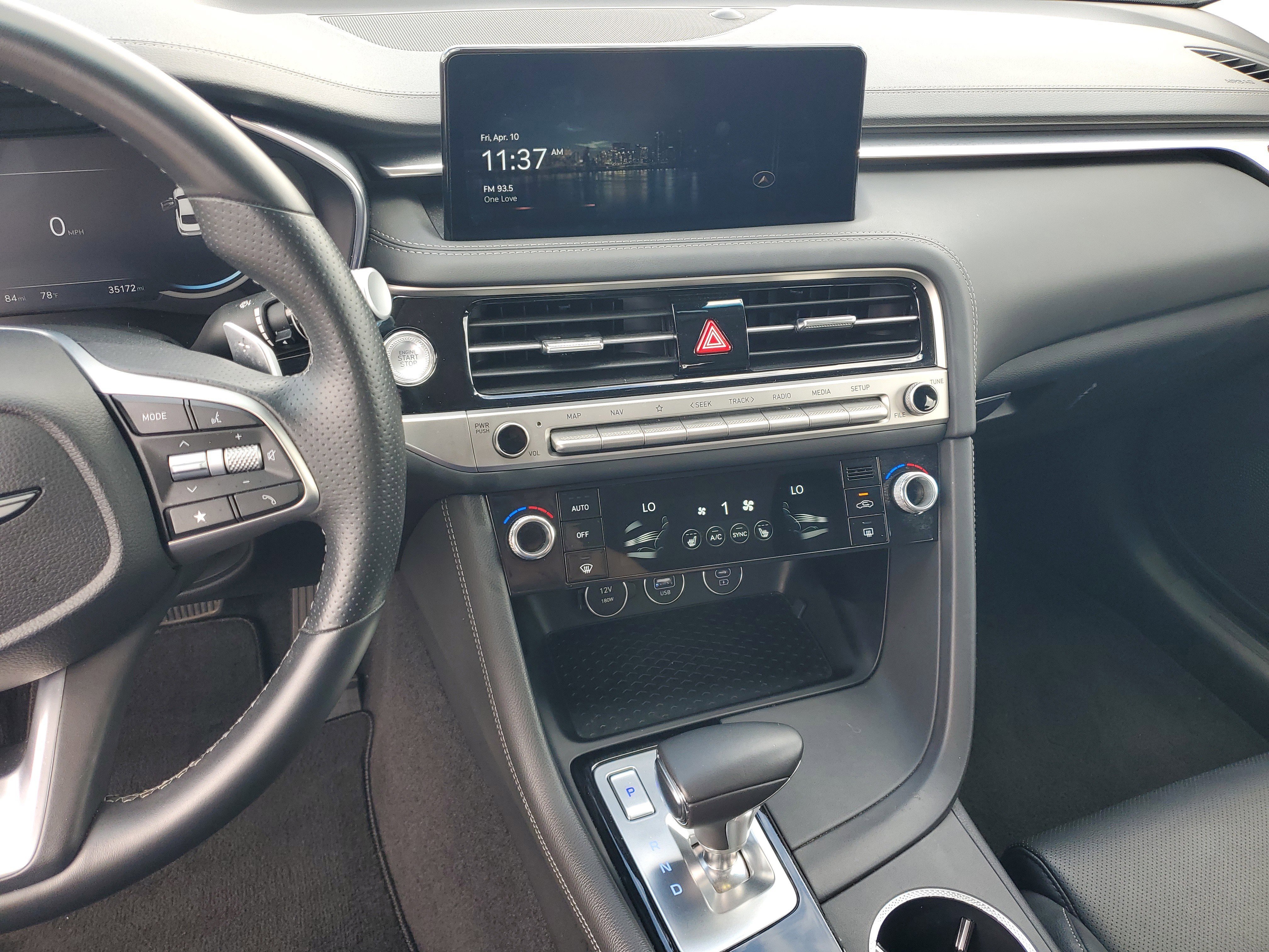 Used 2025 Genesis G70 2.5T image 20