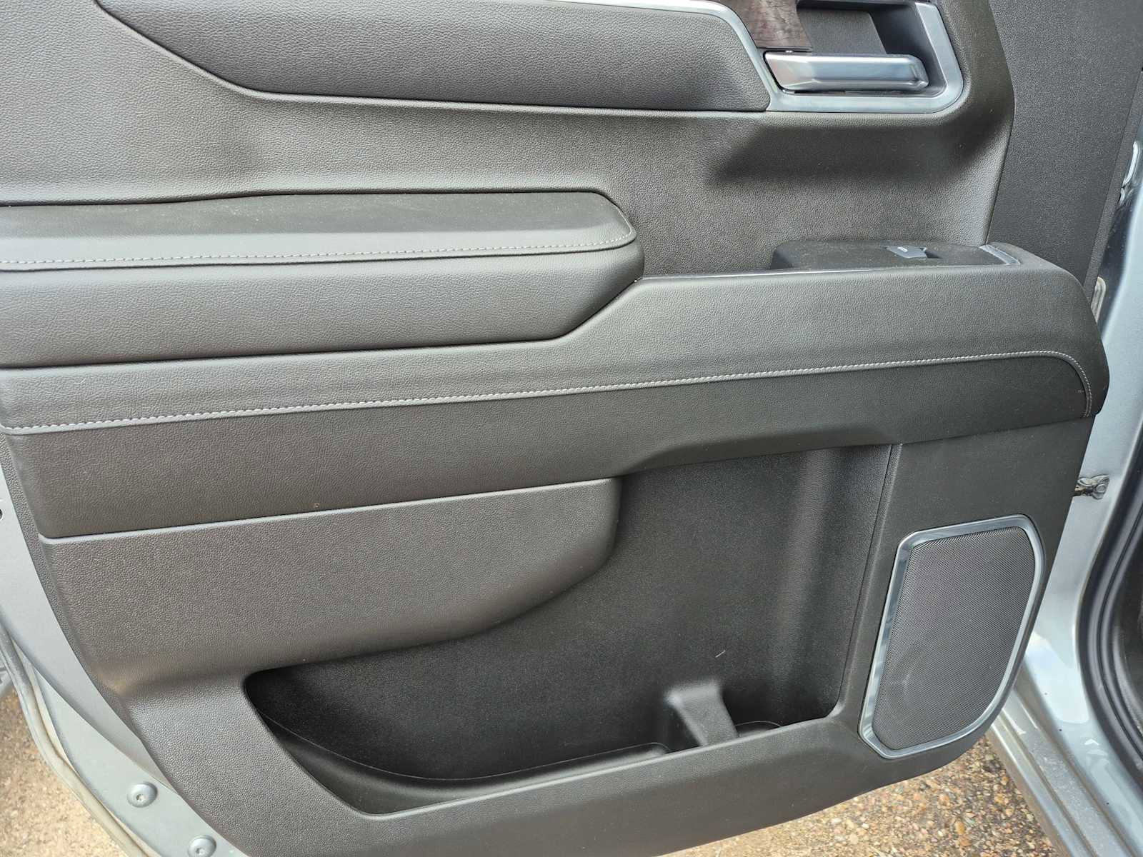 Used 2025 Chevrolet Silverado 1500 LTZ w/ Technology Package image 22