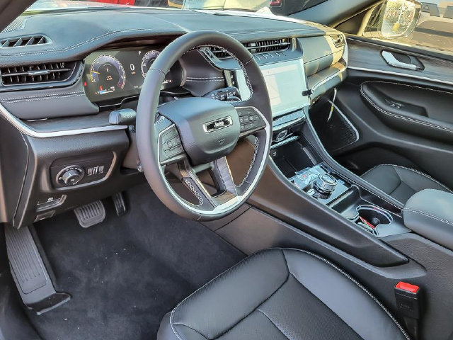 New 2027 Jeep Grand Cherokee L Limited AWD/4WD image 10