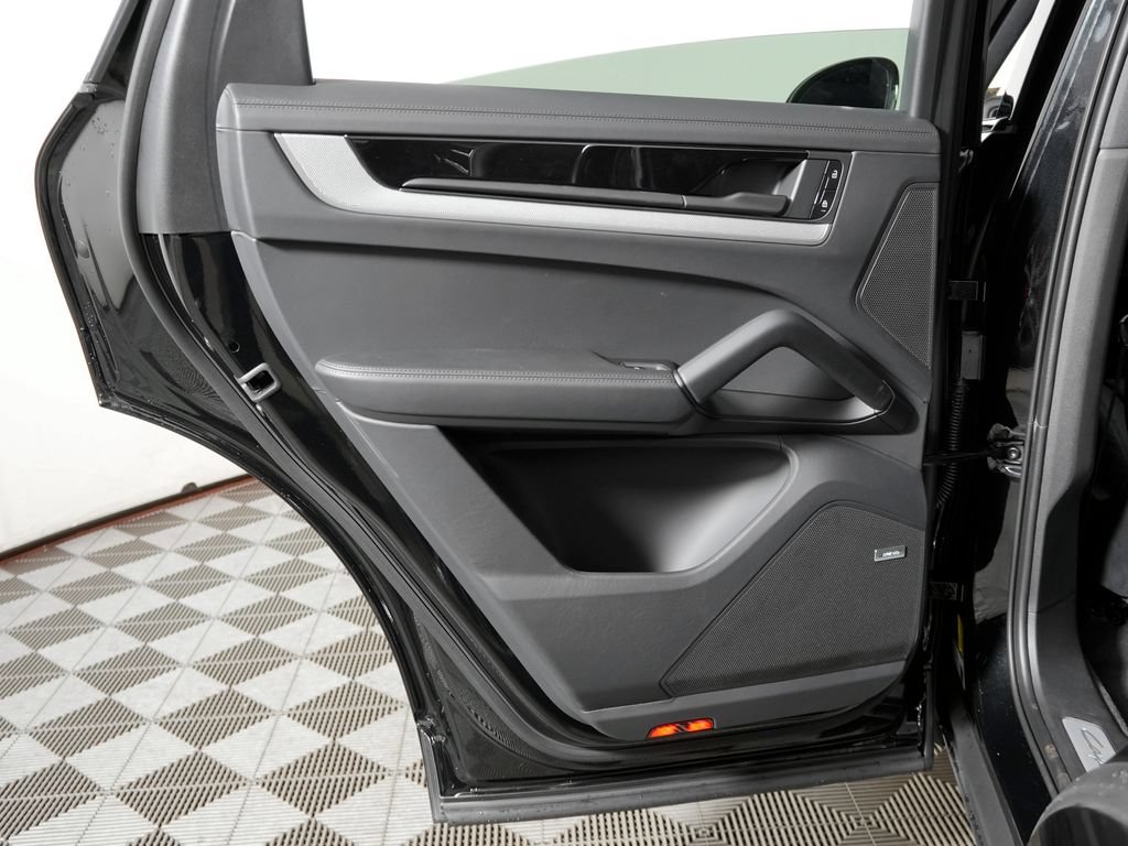 New 2026 Porsche Cayenne Coupe AWD/4WD image 33