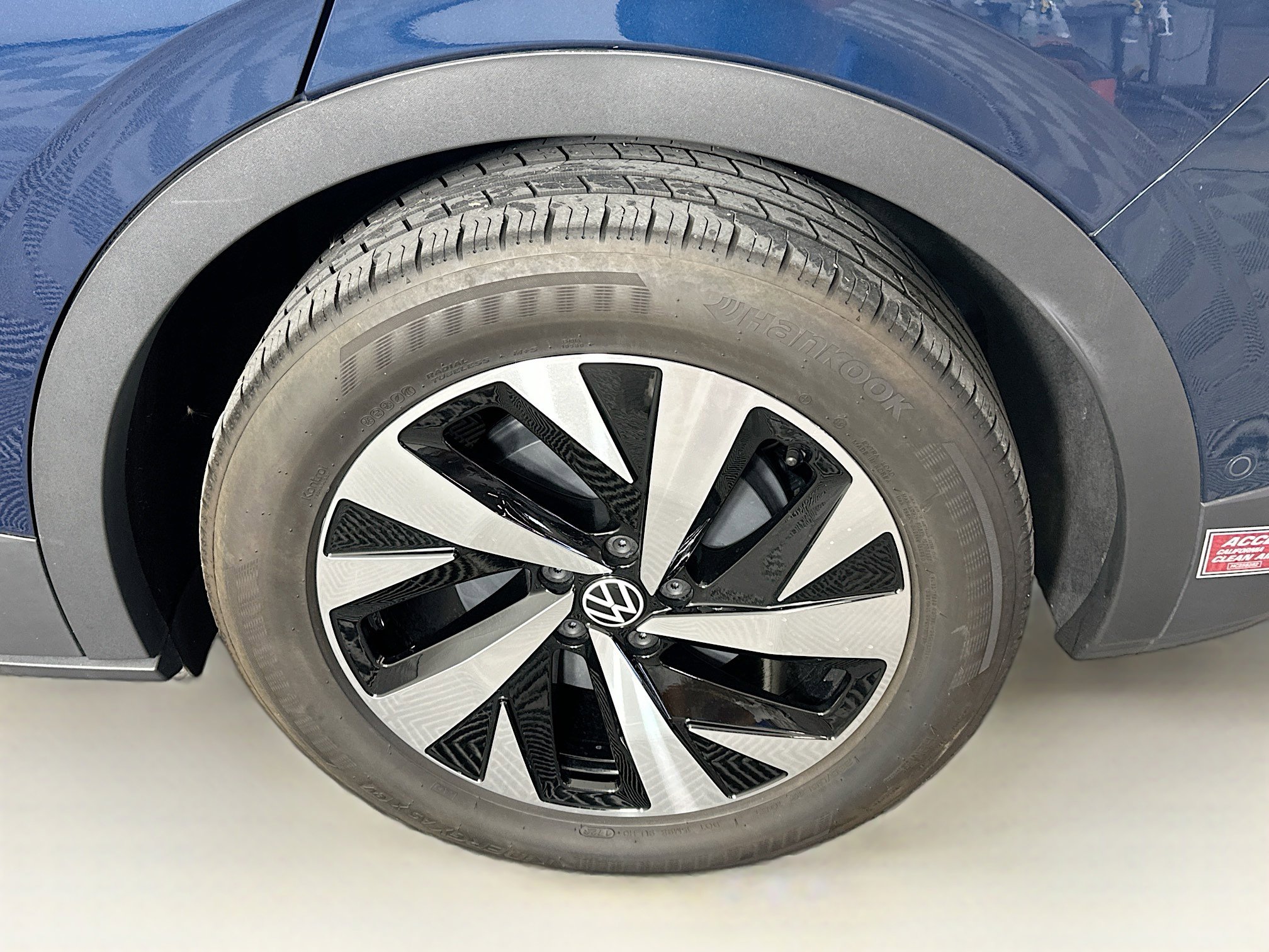 Used 2023 Volkswagen ID.4 2WD image 11