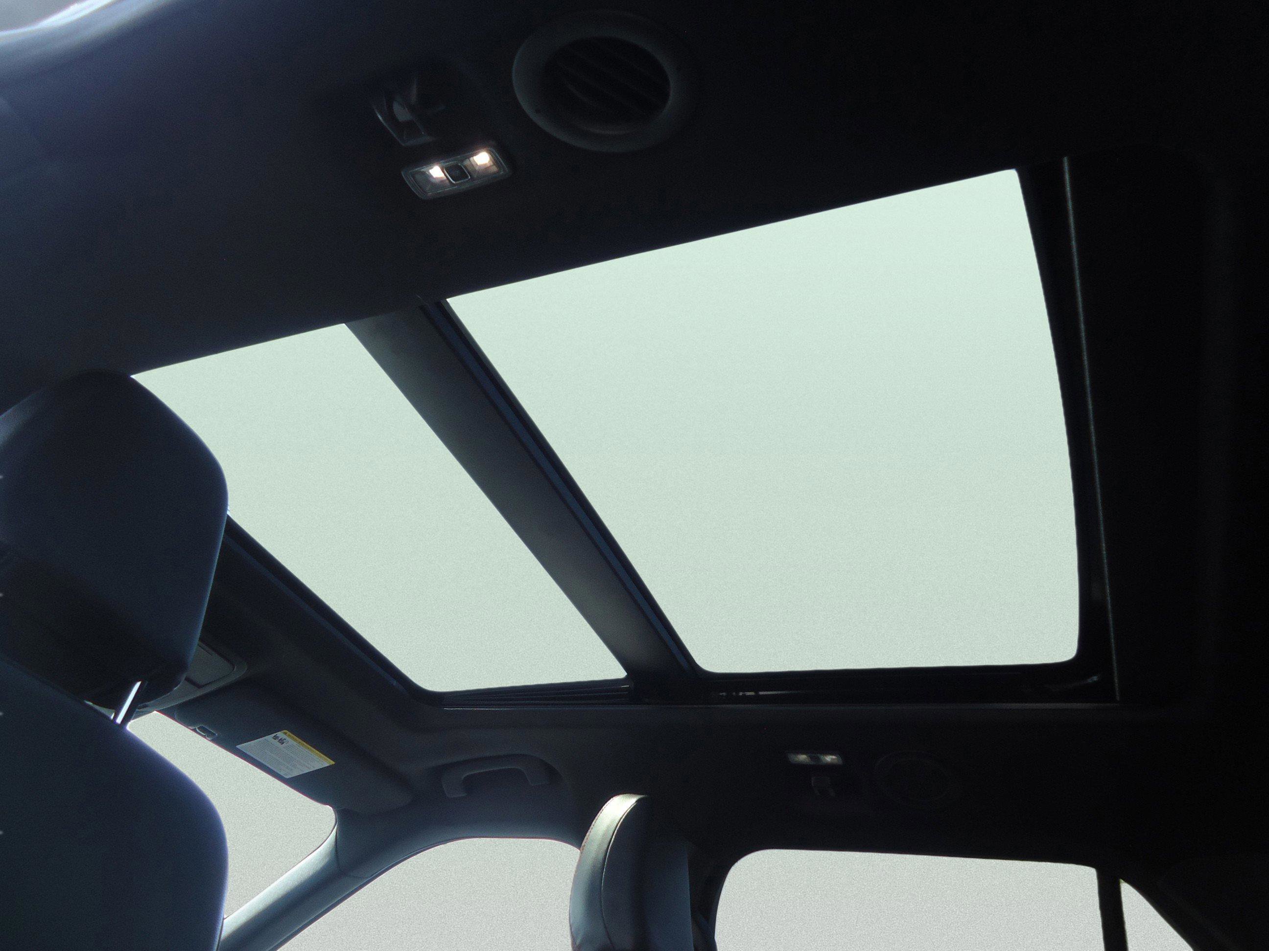 Used 2022 Ford Explorer ST-Line w/ Class IV Trailer Tow Package image 35