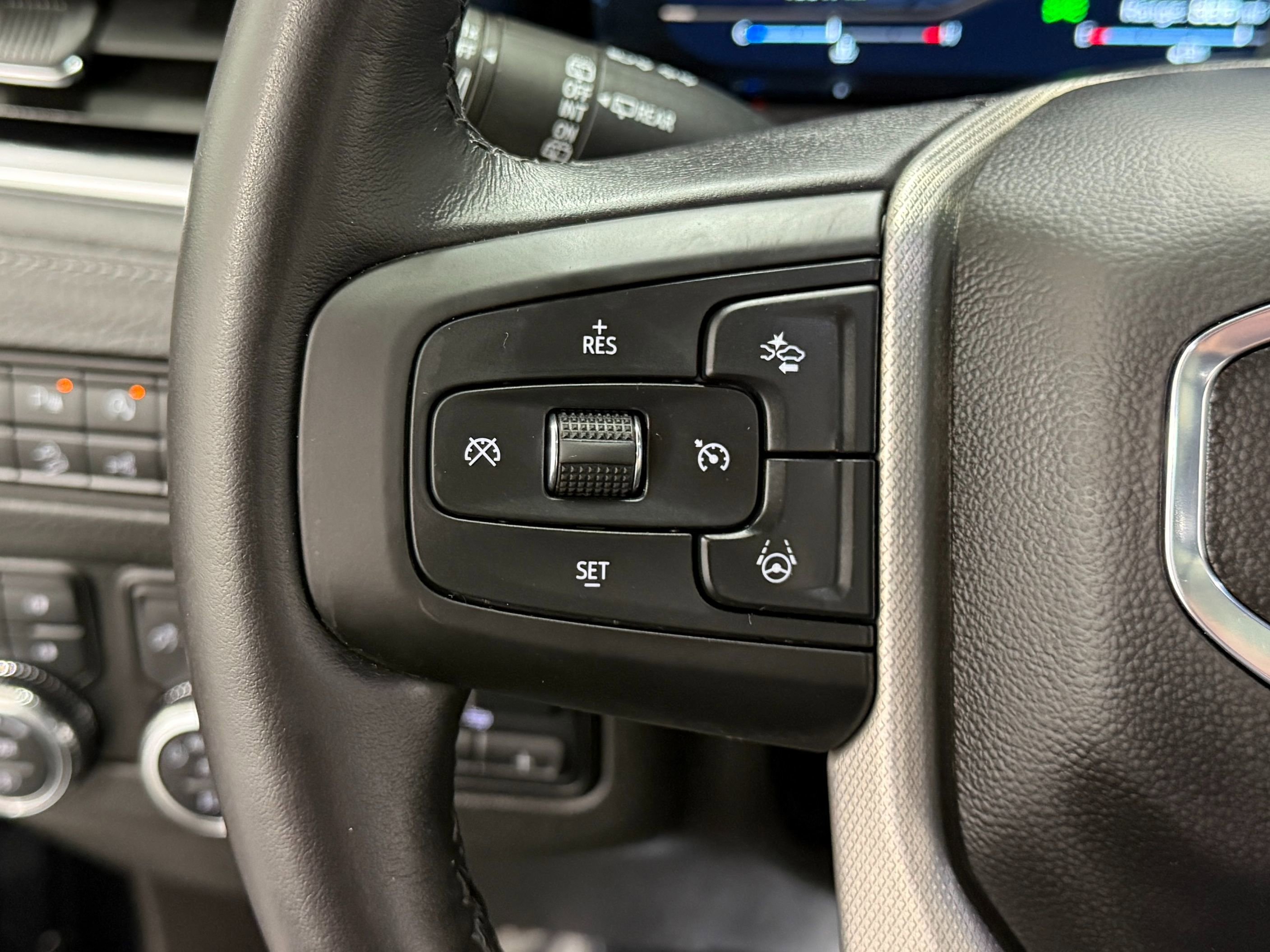 Used 2024 GMC Yukon Denali w/ Advanced Technology Package AWD/4WD image 26