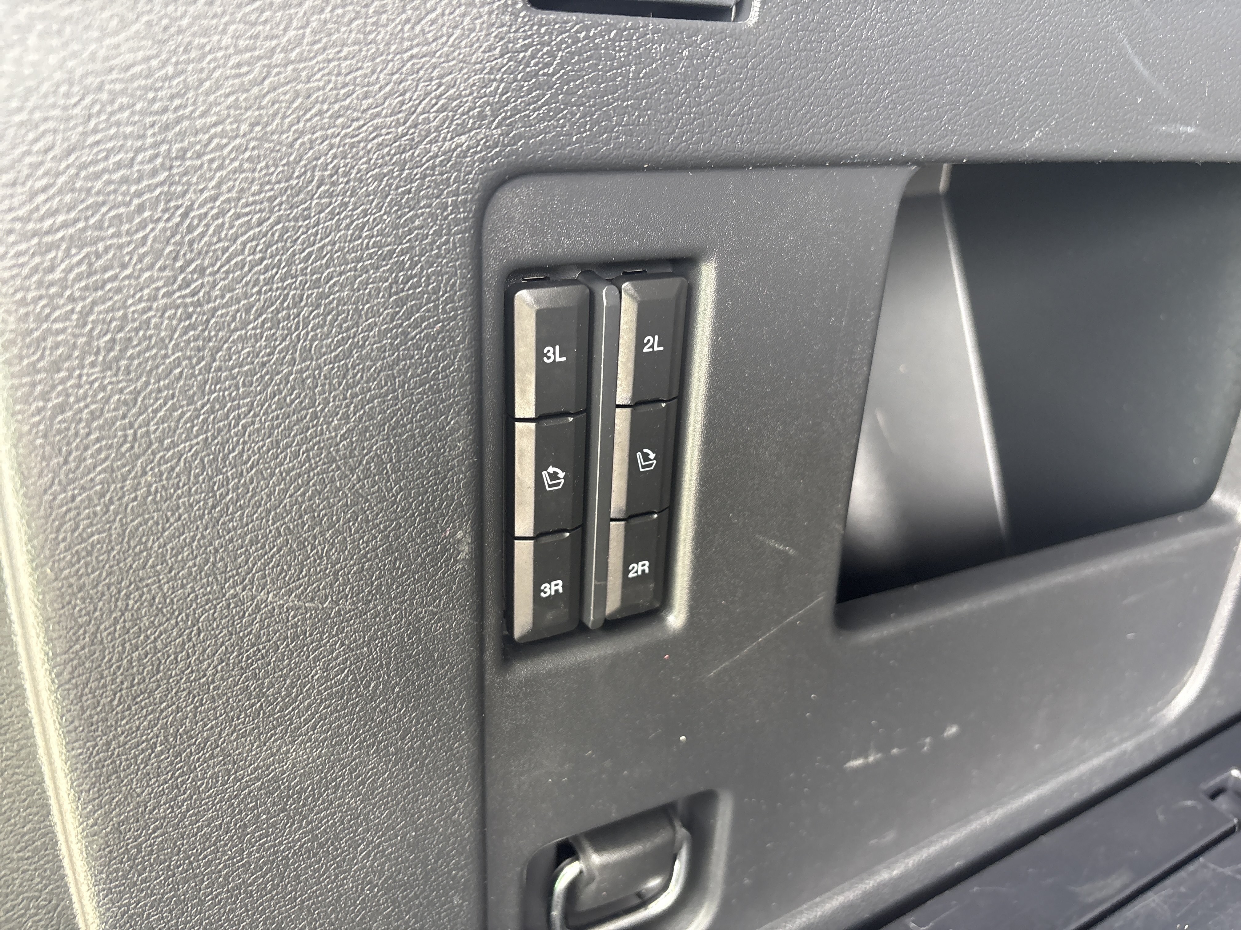 Used 2023 Ford Expedition Limited AWD/4WD image 8
