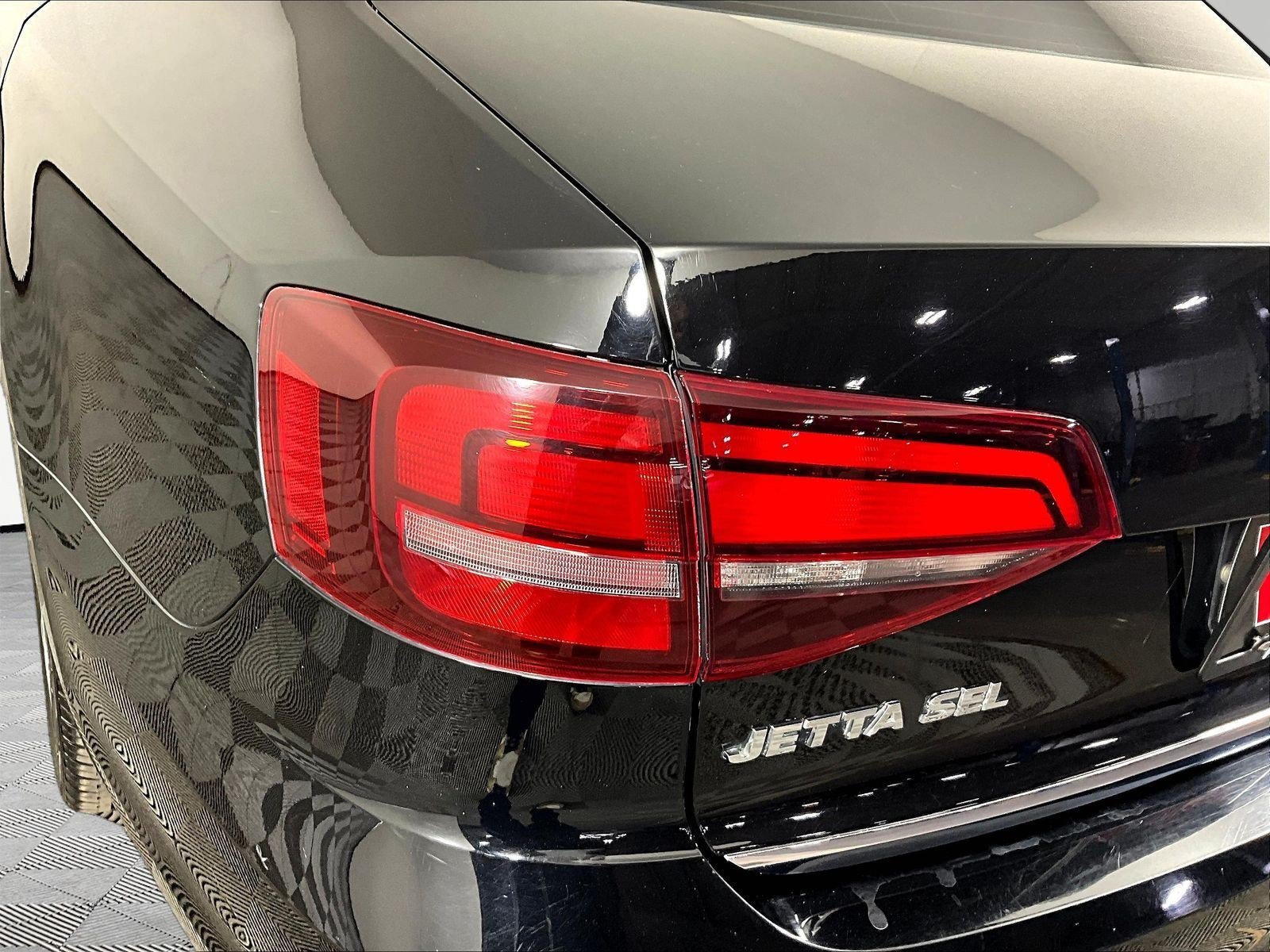 Used 2017 Volkswagen Jetta SEL FWD image 23