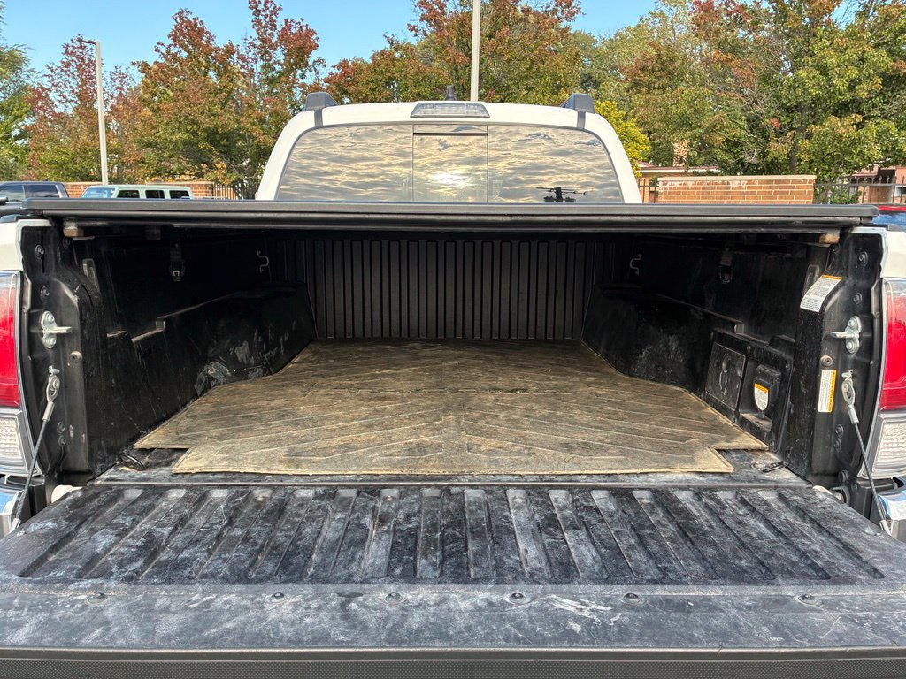 Used 2022 Toyota Tacoma TRD Off-Road AWD/4WD image 29
