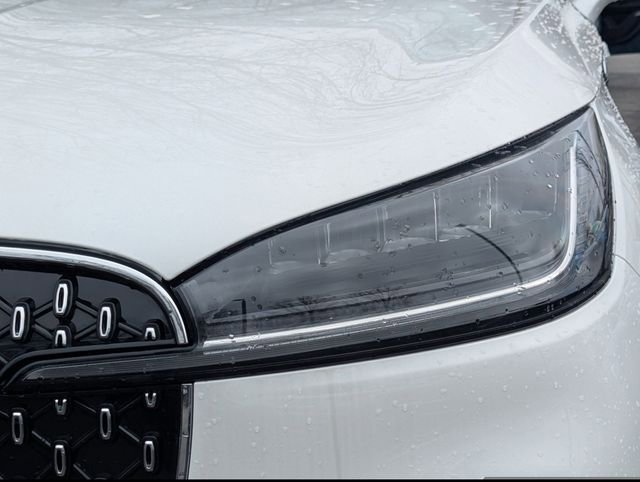 New 2025 Lincoln Aviator Reserve w/ Luxury Package image 9