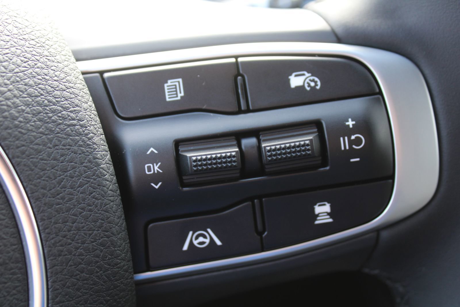 New 2026 Kia K5 GT-Line w/ GT-Line Premium Package FWD image 30