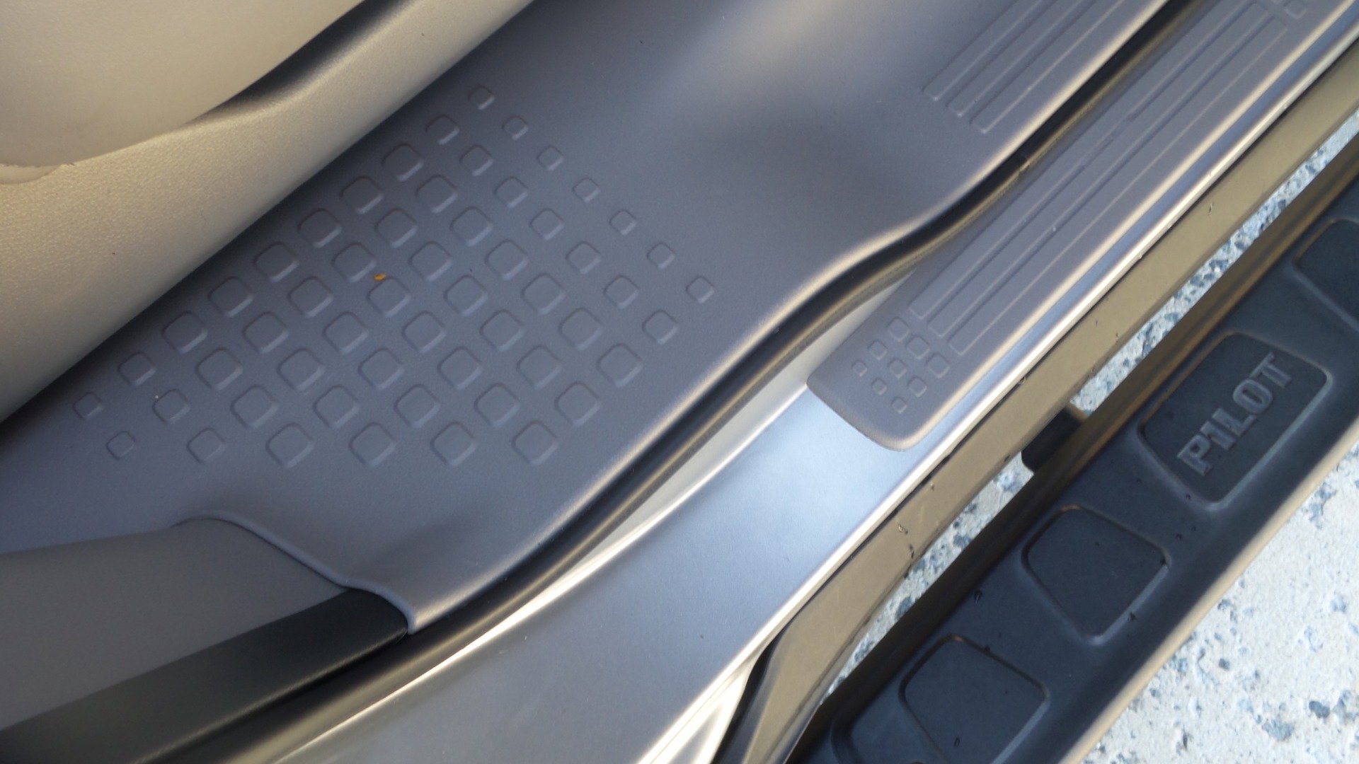 Used 2010 Honda Pilot Touring image 40