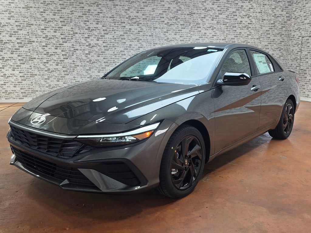 New 2026 Hyundai Elantra SEL Sport Premium FWD image 3
