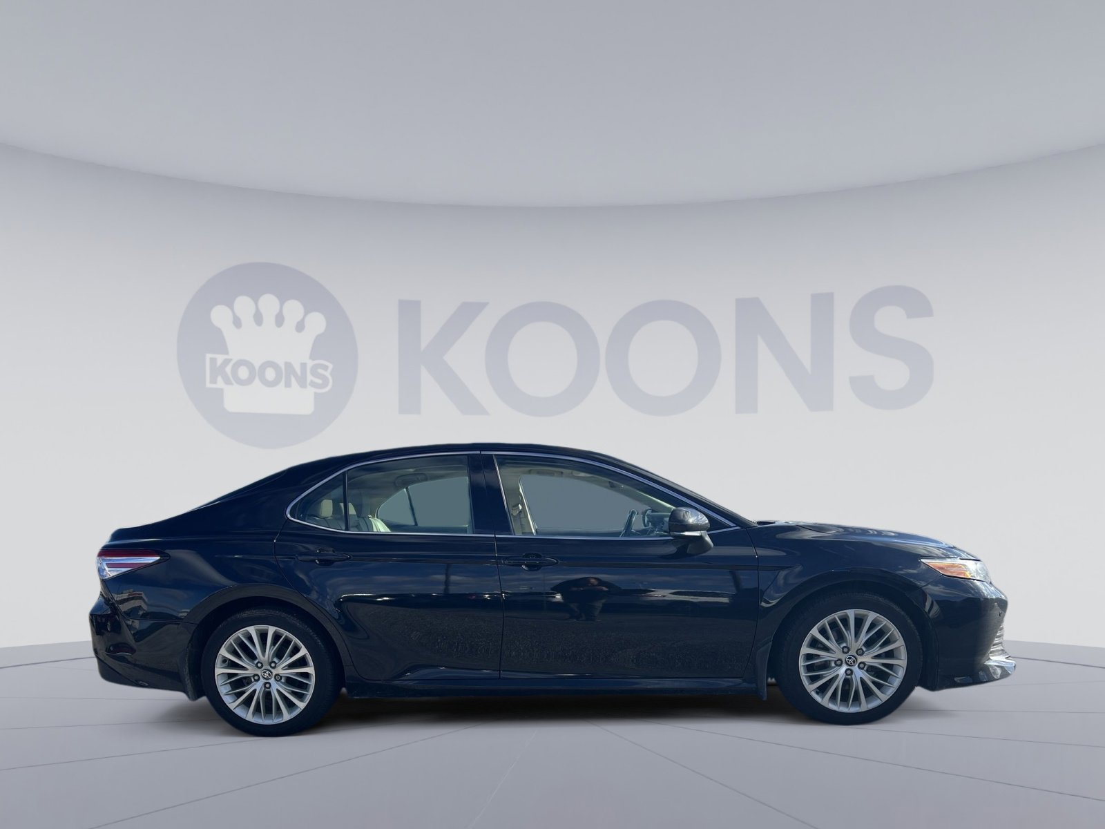 Used 2020 Toyota Camry XLE image 8