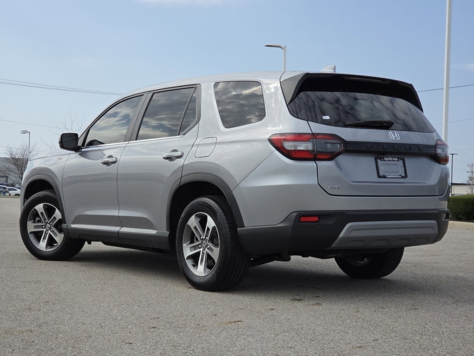 Used 2025 Honda Pilot EX-L image 16