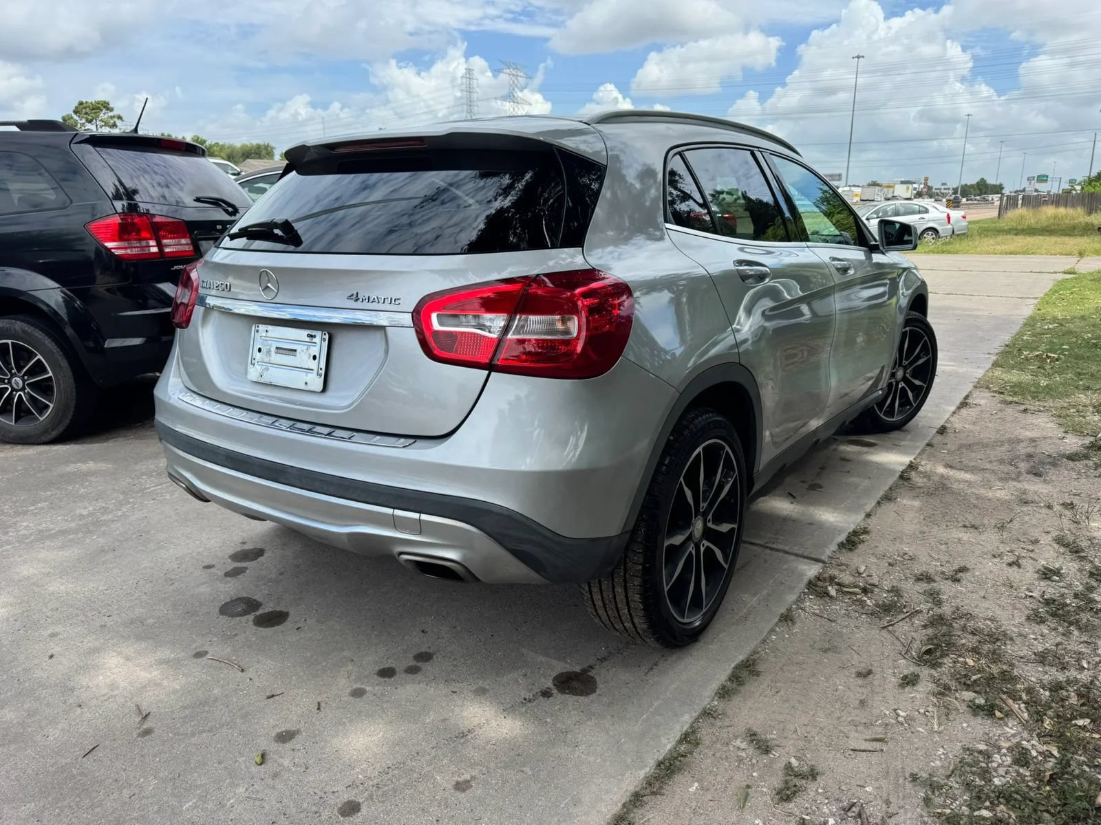 Used 2017 Mercedes-Benz GLA 250 4MATIC w/ Premium Package image 6