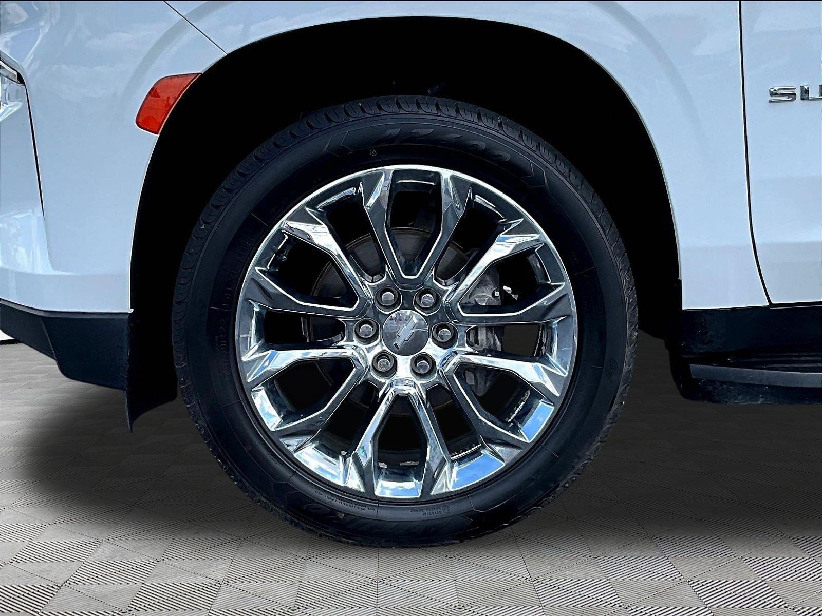 Used 2023 Chevrolet Suburban LS AWD/4WD image 35
