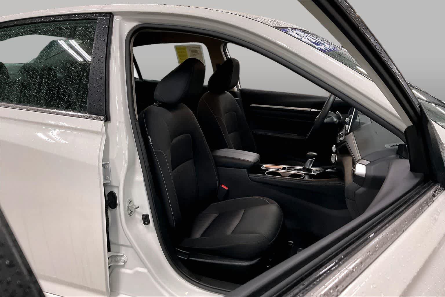 Used 2023 Nissan Altima 2.5 SV AWD/4WD image 9