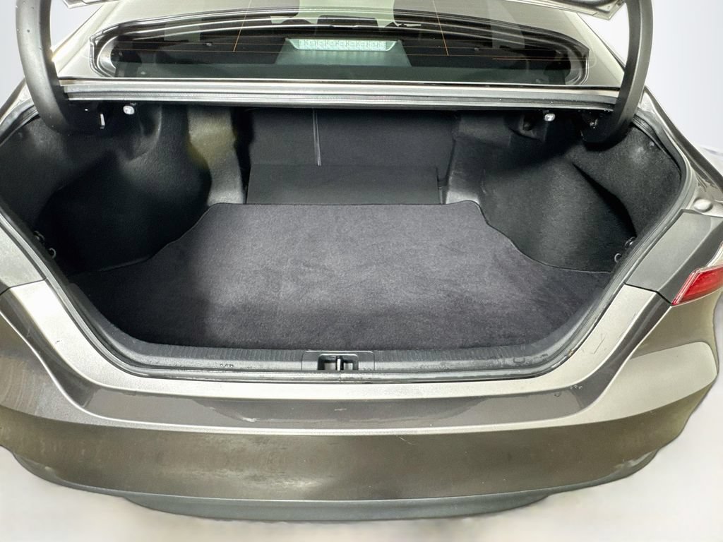 Used 2021 Toyota Camry XLE FWD image 31