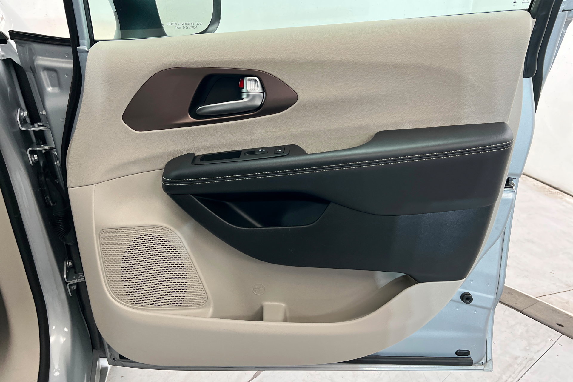 Certified 2023 Chrysler Voyager LX FWD image 23