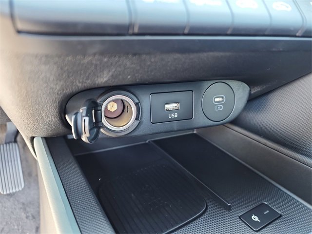 New 2025 Hyundai Elantra Limited image 21