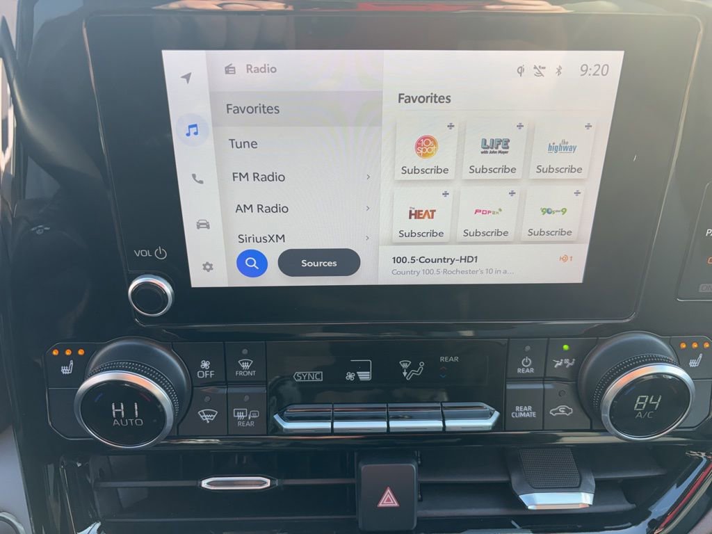 Used 2023 Toyota Highlander XLE image 21