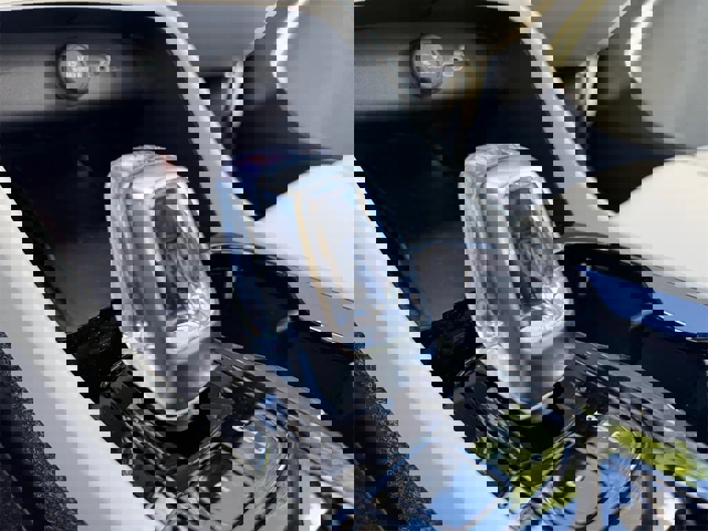 New 2025 Volvo XC40 B5 Ultra w/ Climate Package image 16