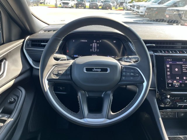 New 2025 Jeep Grand Cherokee Laredo X w/ Luxury Tech Group I image 8