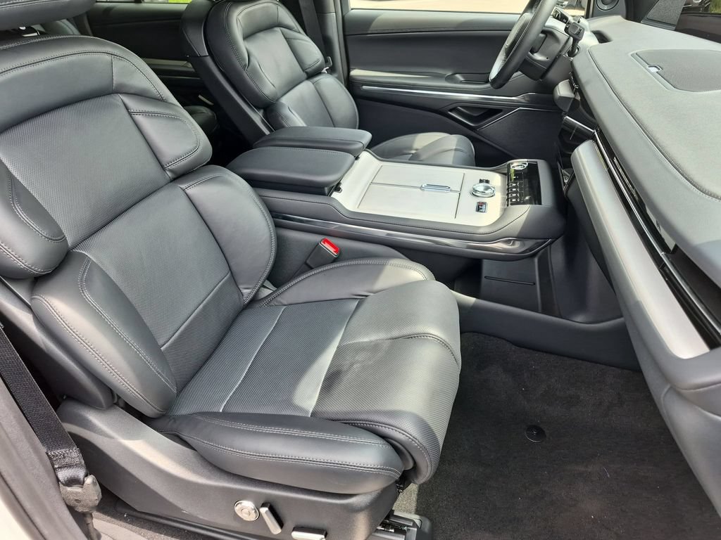 New 2027 Lincoln Navigator Reserve w/ Jet Appearance Package AWD/4WD image 22