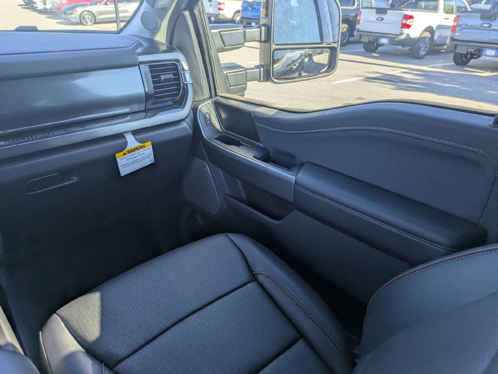 New 2026 Ford F250 Lariat w/ Black Appearance Package AWD/4WD image 17